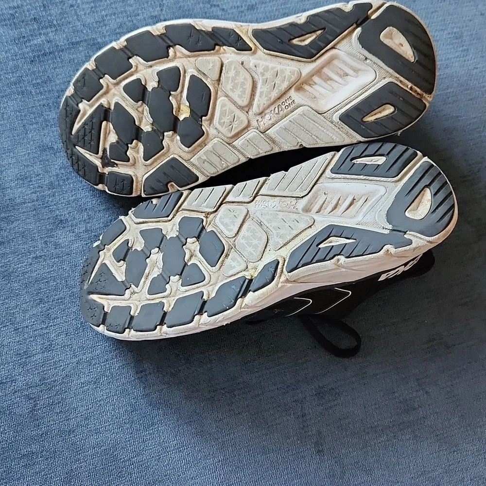 Hoka One One ARAHI 5 Black Running Shoes Sz 7.5